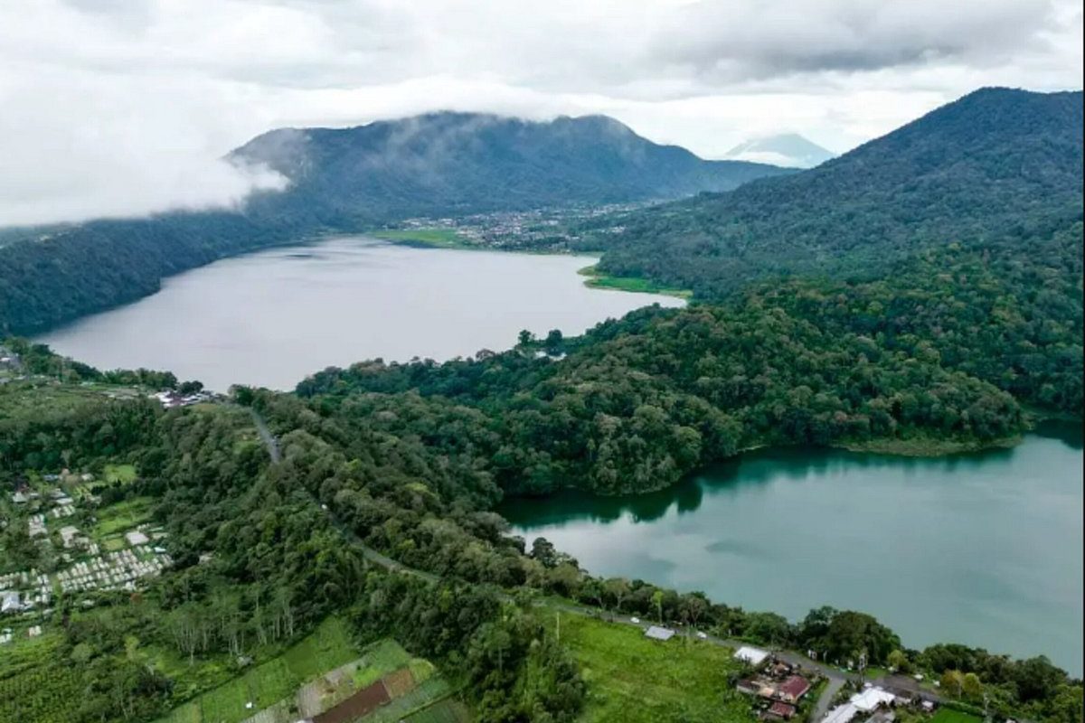 twin lake